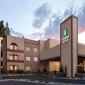 Exterior of Embassy Suites by Hilton Phoenix Tempe