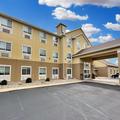 Exterior of Estherville Hotel & Suites