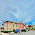 Exterior of FairBridge Inn & Suites Batavia - Darien Amusement Park