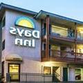 Exterior of Grand Park Inn Anaheim Maingate