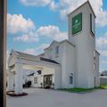 Exterior of Greentree Inn Houston Iah Airport