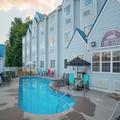 Exterior of Guest Inn Pigeon Forge