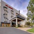 Exterior of Hampton Inn Birmingham Colonnade 280