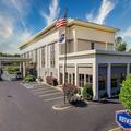 Exterior of Hampton Inn Dickson