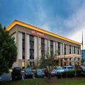 Exterior of Hampton Inn Erie-South