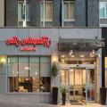Exterior of Hampton Inn Manhattan / Times Square South