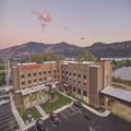 Photo of Hampton Inn & Suites Hood River
