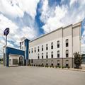 Exterior of Hampton Inn Williamsburg