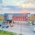 Exterior of Holiday Inn Exp Stes Remington