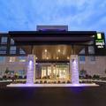 Exterior of Holiday Inn Exp Stes University Sou