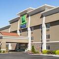 Exterior of Holiday Inn Express Bowling Green Kentucky