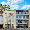 Image of Holiday Inn Express Glendale Downtown