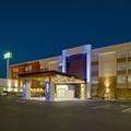 Exterior of Holiday Inn Express & Suites
