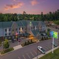 Photo of Holiday Inn Express & Suites Marquette