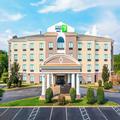 Exterior of Holiday Inn Express & Suites Newport S An Ihg Hotel