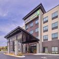 Exterior of Holiday Inn Express & Suites Olathe West