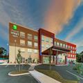 Photo of Holiday Inn Express & Suites Roanoke Civic Center