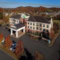 Photo of Holiday Inn Express and Suites Fairmont by IHG