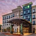 Exterior of Holiday Inn & Suites Silicon Valley Milpitas An Ihg Hotel