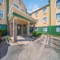 Image of HomeTowne Studios by Red Roof St. Louis - Airport/ N Lindbergh