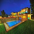 Exterior of Horizon Line Villas