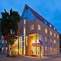 Exterior of Hotel Am Schillerpark