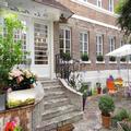 Exterior of Hotel Le Pavillon