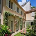 Exterior of Hotel Le Vert Galant
