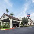 Exterior of Howard Johnson by Wyndham Fullerton/Anaheim Conference Cntr