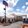 Exterior of Howard Johnson by Wyndham Holbrook