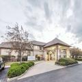 Exterior of Howard Johnson by Wyndham Manteno