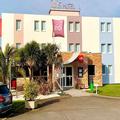 Exterior of Ibis Auray