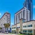 Exterior of Inn at 50 at Long Beach Convention Center