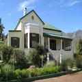 Exterior of Kingna Lodge