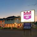 Exterior of Knights Inn Midland, ON