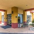 Exterior of Knights Inn Montgomeryville