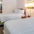 Exterior of Knights Inn Sandusky