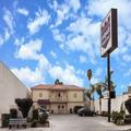 Exterior of Knights Inn and Suites Bakersfield