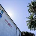 Exterior of La Jolla Cove Suites