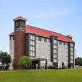 Exterior of La Quinta Inn & Suites by Wyndham Arlington North 6 Flags Dr