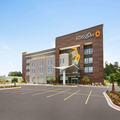Exterior of La Quinta Inn & Suites by Wyndham Brunswick Golden Isles