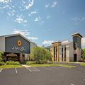 Image of La Quinta Inn & Suites by Wyndham Detroit Metro Airport