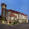 Exterior of La Quinta Inn & Suites by Wyndham Dublin