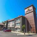 Exterior of La Quinta Inn & Suites by Wyndham Fowler