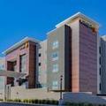 Image of La Quinta Inn & Suites by Wyndham Galveston North at I 45