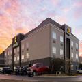 Image of La Quinta Inn & Suites by Wyndham Knoxville Airport