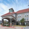 Exterior of La Quinta Inn & Suites by Wyndham Macon West