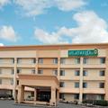 Photo of La Quinta Inn & Suites by Wyndham Mansfield Oh