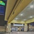Image of La Quinta Inn & Suites by Wyndham Niagara Falls
