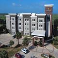 Image of La Quinta Inn & Suites by Wyndham Pearsall